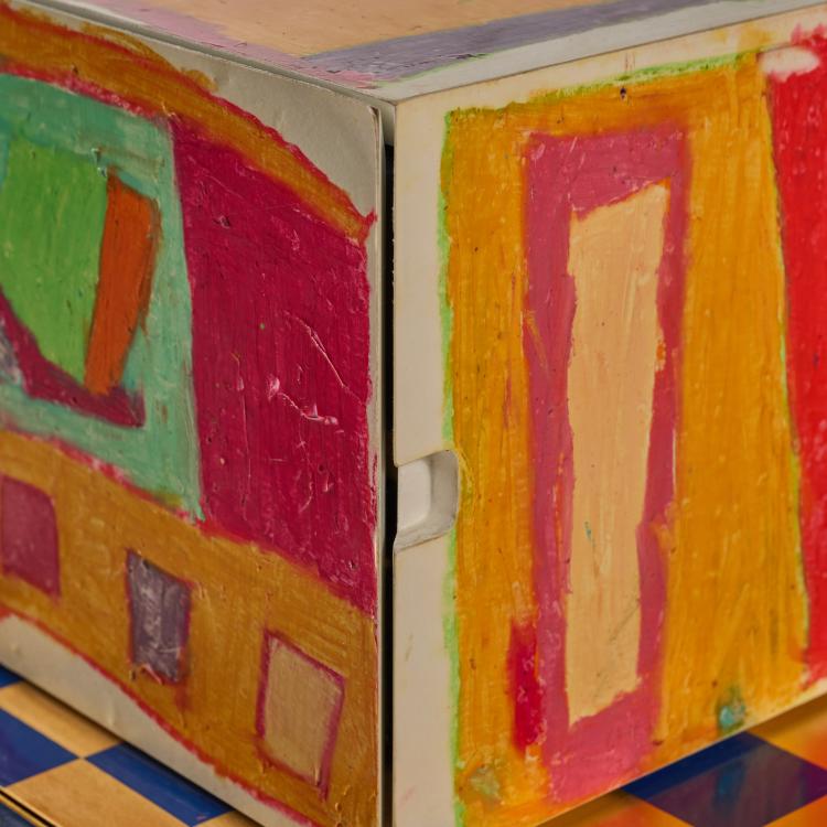 Bild 1 zu Objekt, Schubladenschrank 'Nigritella Nigra' aus der 'Museum Market'-Serie, 1993 (Entwurf), Alessandro Mendini, Design Gallery Milano, Mailand / Milan, 