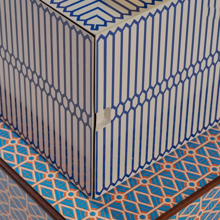 Bild 10 zu Objekt, Schubladenschrank 'Nigritella Nigra' aus der 'Museum Market'-Serie, 1993 (Entwurf), Alessandro Mendini, Design Gallery Milano, Mailand / Milan, 