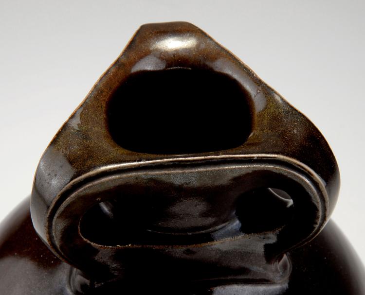 Bild 1 zu Objekt, Henkelvase '205', 1902-03, Henry van de Velde, Hanke, Reinhold, H&ouml;hr, 100C 23