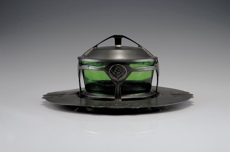 Hauptbild zu Objekt, Butterdish with saucer, 1902, Hueck, Eduard, L&uuml;denscheid, 111A 597
