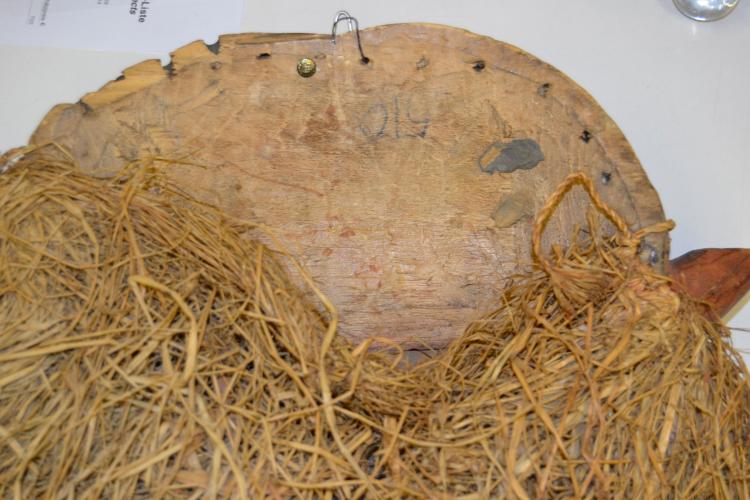 Bild 1 zu Objekt, Maske 'pania ngombe', Demokratische Republik Kongo, 115B 39