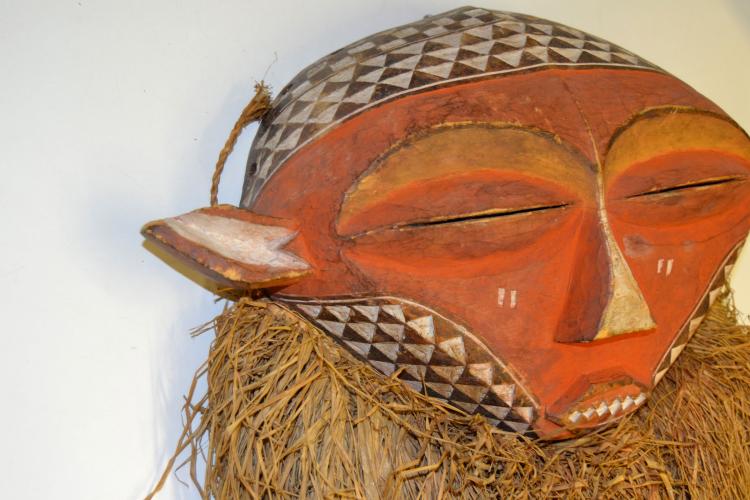 Bild 2 zu Objekt, Maske 'pania ngombe', Demokratische Republik Kongo, 115B 39