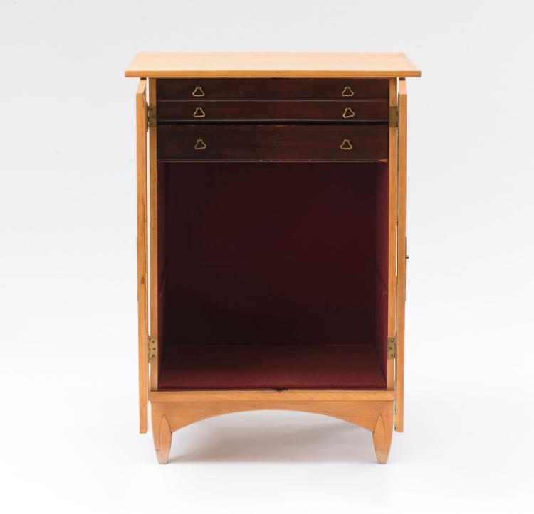 Bild 2 zu Objekt, Kleiner Schrank, um 1905, Henry van de Velde, 112A 56