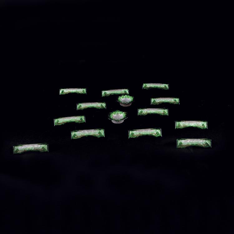 Hauptbild zu Objekt, Twelve knife rests and two salt cellars, c1940, Marylou, Limoges, 111a 513