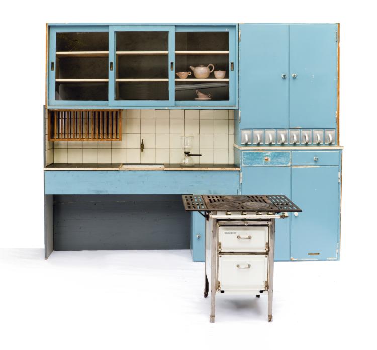 Hauptbild zu Objekt, 'Frankfurt kitchen', Margarete Sch&uuml;tte-Lihotzky, Grumbach, Frankfurt (zugeschrieben); f&uuml;r das st&auml;dtische Hochbauamt, Frankfurt., 112A 93