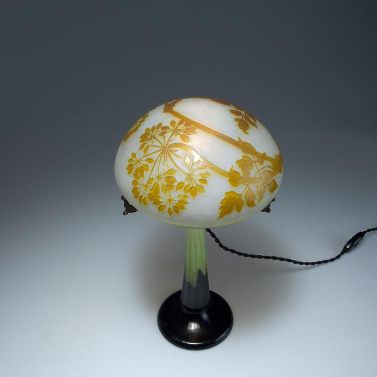 Bild 1 zu Objekt, 'Berce des pr&eacute;s' table light, Gall&eacute;, Emile, Nancy, 112A 41