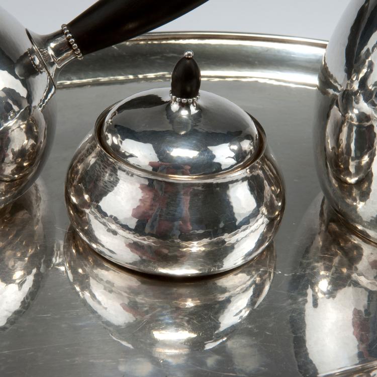 Bild 4 zu Objekt, 'Perl' coffee and teaset with tray, 1915, Georg Jensen, Jensen, Georg, Kopenhagen, 117A 674