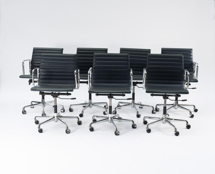 Bild 1 zu Objekt, Acht Armlehnst&uuml;hle 'Aluminium Group', 1958, ICF Cadsana, Mailand, 115C 371