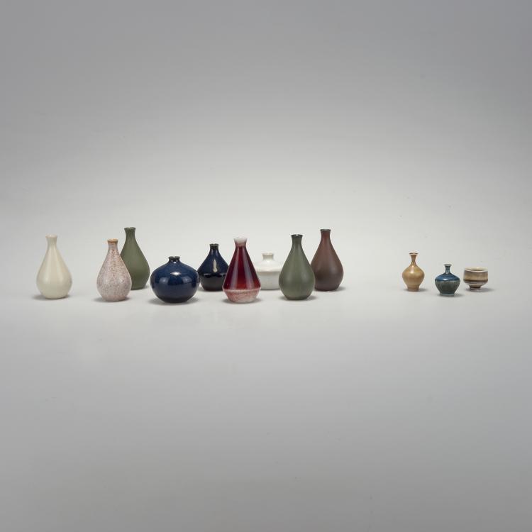 Bild 1 zu Objekt, Neun Miniaturvasen, 1970er Jahre, Bertil Lundgren, R&ouml;rstrands Porslinsfabriker AB, Lidk&ouml;ping; H&ouml;gan&auml;s, 115A 137