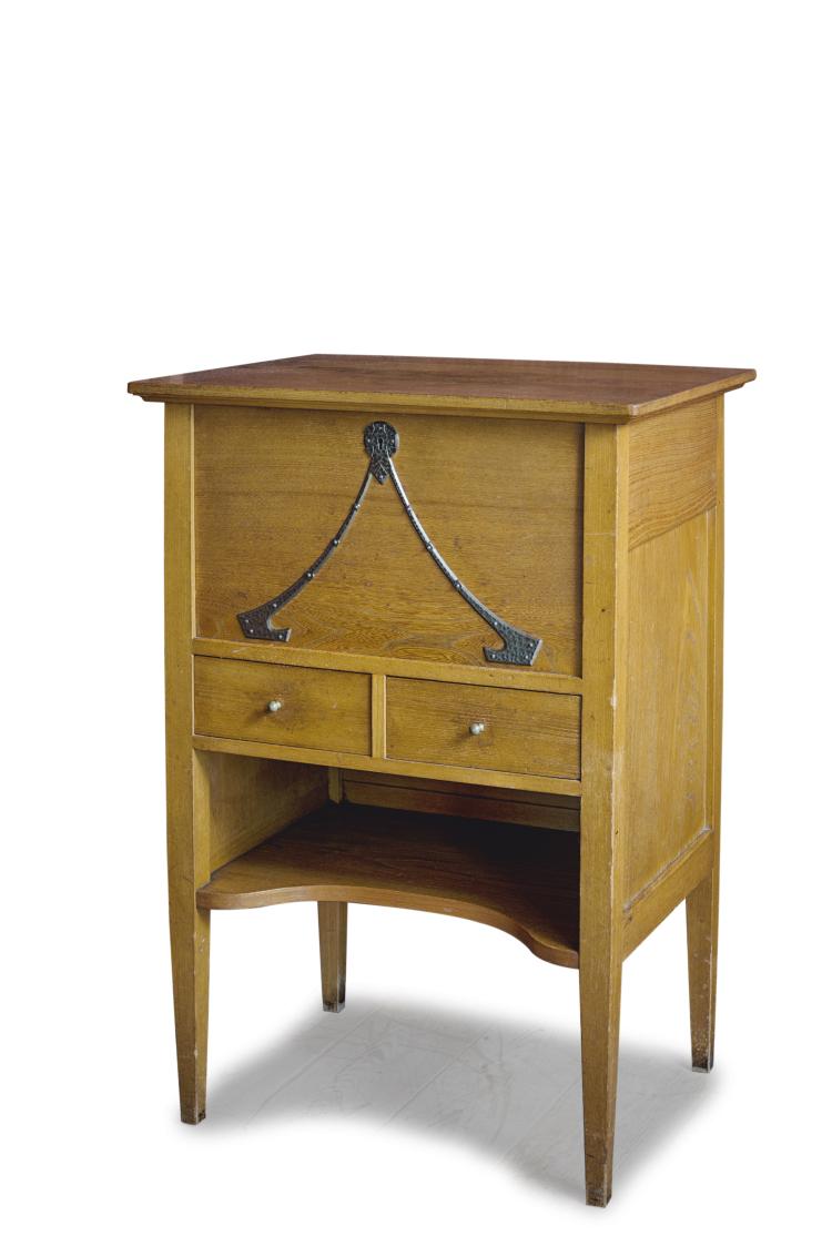 Hauptbild zu Objekt, Beistellm&ouml;bel aus dem Haus Dr. Adolph Frank, G&ouml;ttingen, um 1910, Richard Riemerschmid, Deutsche Werkst&auml;tten, Hellerau, 117B 141
