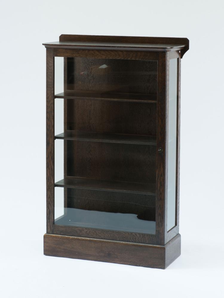 Bild 1 zu Objekt, Small showcase, c1910, Richard Riemerschmid, Deutsche Werkst&auml;tten, Hellerau, 117B 131