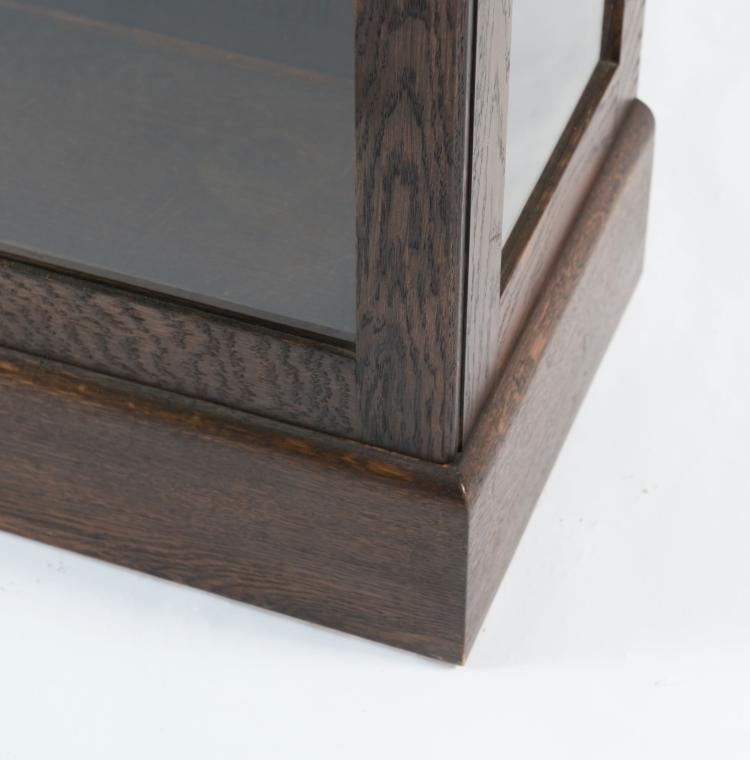 Bild 4 zu Objekt, Small showcase, c1910, Richard Riemerschmid, Deutsche Werkst&auml;tten, Hellerau, 117B 131