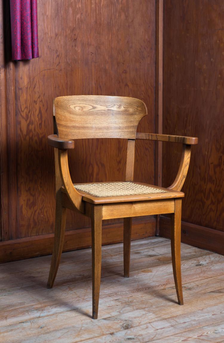 Bild 1 zu Objekt, 'Hellerauer' Armlehnstuhl, 1919, Richard Riemerschmid, Deutsche Werkst&auml;tten, Hellerau, 117B 155