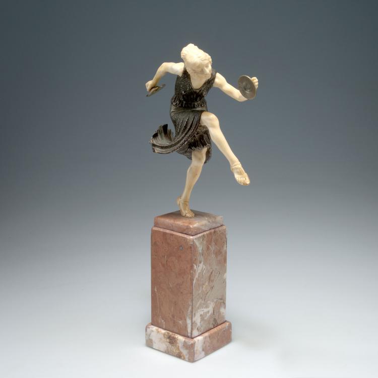 Bild 1 zu Objekt, 'Danseuse aux cymbales', 1920s, Lucien Charles Edouard Alliot, 117A 609