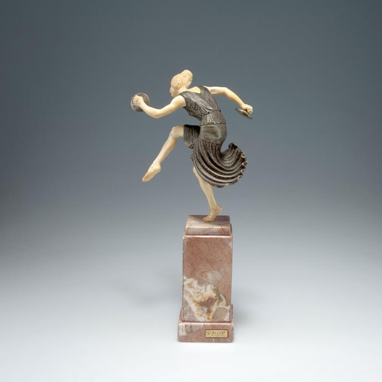 Bild 2 zu Objekt, 'Danseuse aux cymbales', 1920s, Lucien Charles Edouard Alliot, 117A 609
