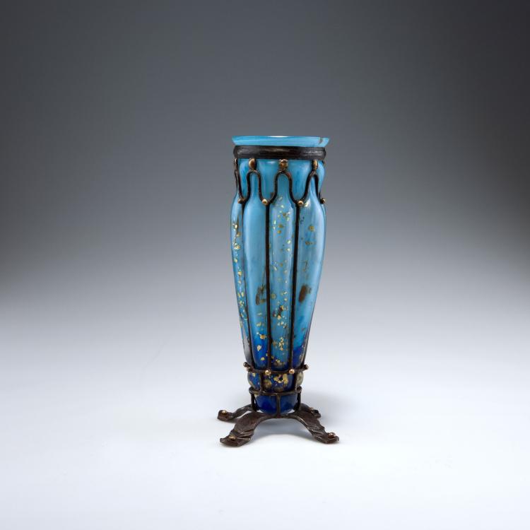 Bild 1 zu Objekt, Vase 'Verre de Jade' mit Eisenmontierung von Louis Majorelle, 1920er Jahre , Daum Fr&egrave;res, Nancy, 117A 114