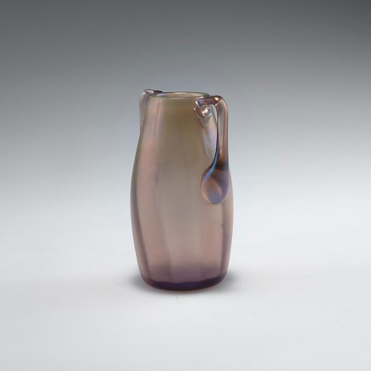 Bild 1 zu Objekt, Kleine Henkelvase 'Olympia', 1896, L&ouml;tz Wwe., Klosterm&uuml;hle, 117A 304