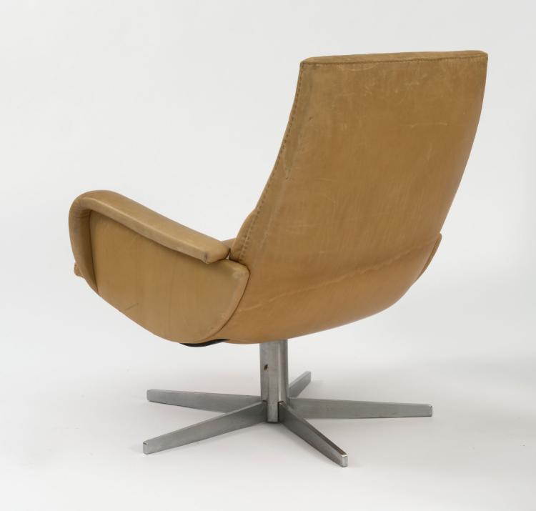 Bild 3 zu Objekt, Dreiersofa und zwei Sessel mit Ottoman, 1970er Jahre, Gruppe de Sede Design Team, De Sede, Klingnau, 116C 218