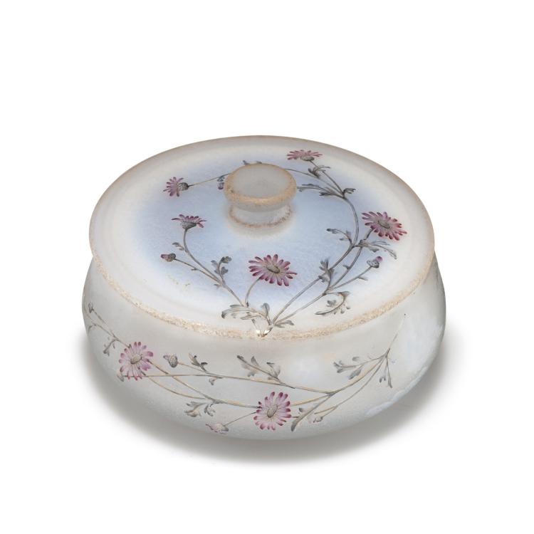 Hauptbild zu Objekt, 'Le Loup et la Cigogne' box and cover, 1898, Daum Fr&egrave;res, Nancy, 117A 25