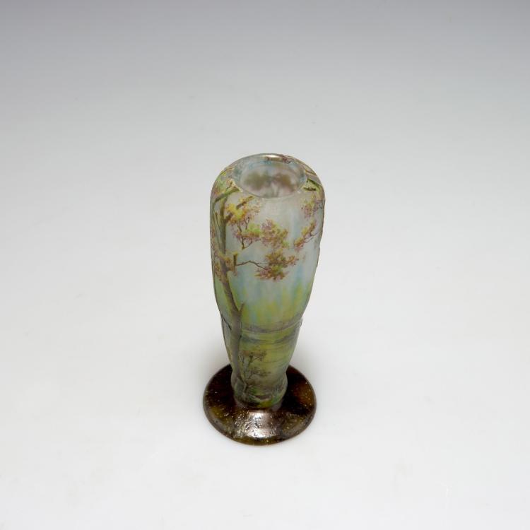 Bild 2 zu Objekt, 'Paysage lacustre' vase, c1905-10, Daum Fr&egrave;res, Nancy, 117A 59