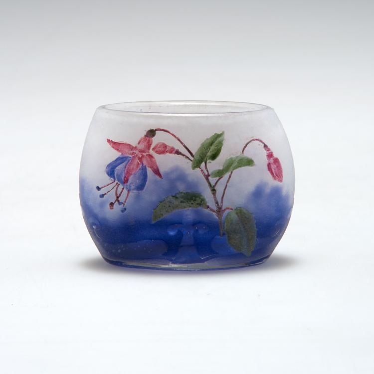 Bild 1 zu Objekt, Miniaturvase 'Fuchsias', 1905-10, Daum Fr&egrave;res, Nancy, 117A 54