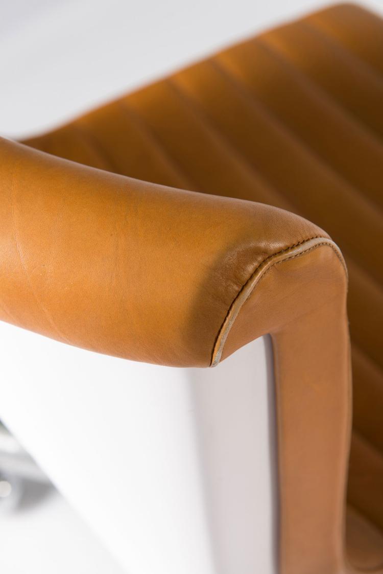 Bild 4 zu Objekt, Two 'SMAU' desk chairs and a writing desk, 1970, Ettore Sottsass, Poltronova, Pistoia, 116A 267