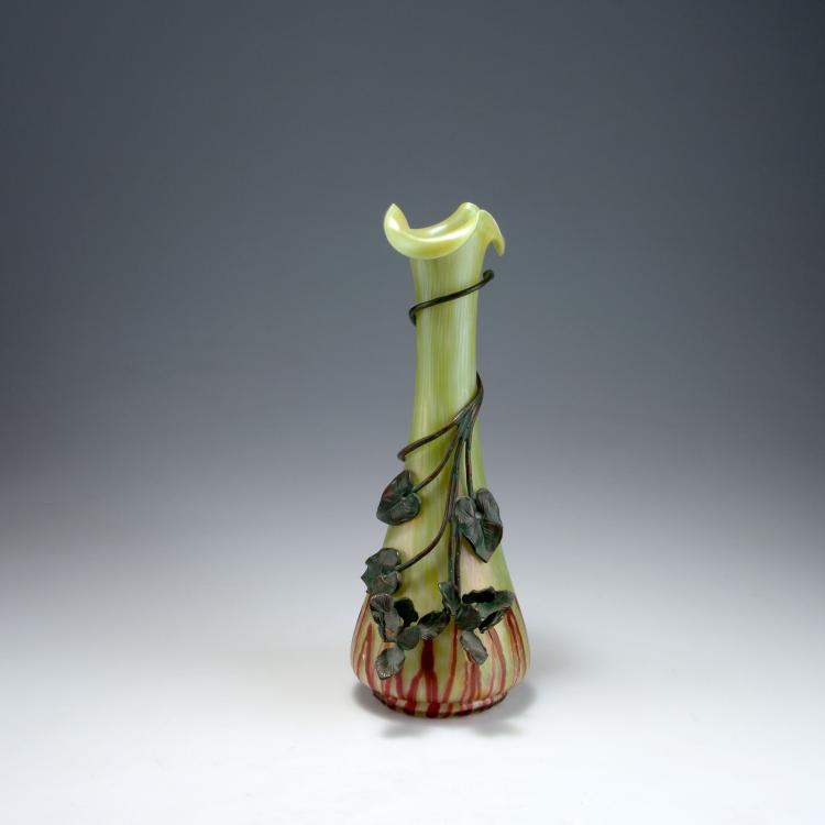 Bild 1 zu Objekt, Vase with floral mounting, 1900-05, Elisabeth Glasfabrik, Kosten bei Teplitz; Pallme-K&ouml;nig, Gebr.; Habel, Wilhelm, 117C 7