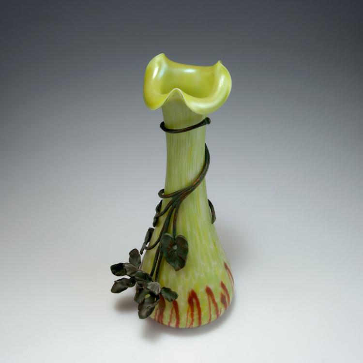 Bild 2 zu Objekt, Vase with floral mounting, 1900-05, Elisabeth Glasfabrik, Kosten bei Teplitz; Pallme-K&ouml;nig, Gebr.; Habel, Wilhelm, 117C 7