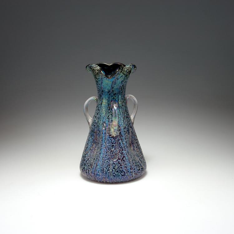 Bild 1 zu Objekt, Vase with handles, 1900-05, Elisabeth Glasfabrik, Kosten bei Teplitz; Pallme-K&ouml;nig, Gebr.; Habel, Wilhelm, 117C 38