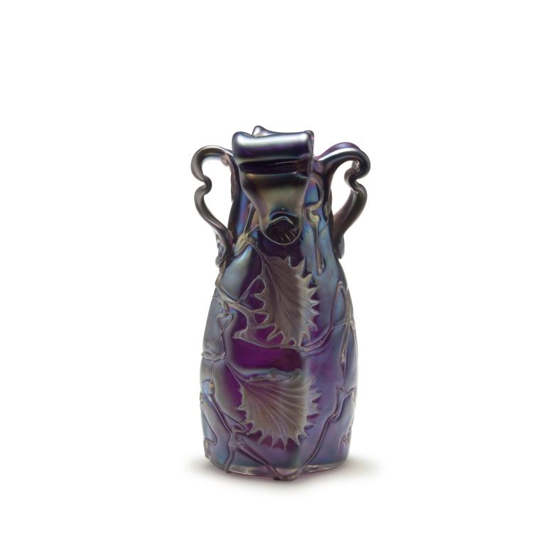 Hauptbild zu Objekt, Vase with handles, 1900-05, Elisabeth Glasfabrik, Kosten bei Teplitz; Pallme-K&ouml;nig, Gebr.; Habel, Wilhelm, 117C 33