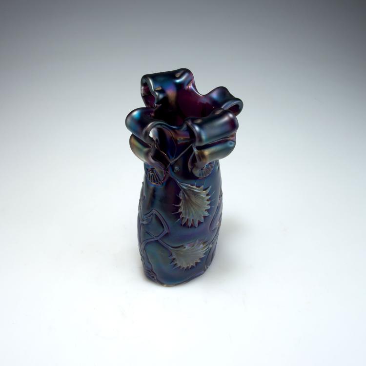 Bild 1 zu Objekt, Vase with handles, 1900-05, Elisabeth Glasfabrik, Kosten bei Teplitz; Pallme-K&ouml;nig, Gebr.; Habel, Wilhelm, 117C 33