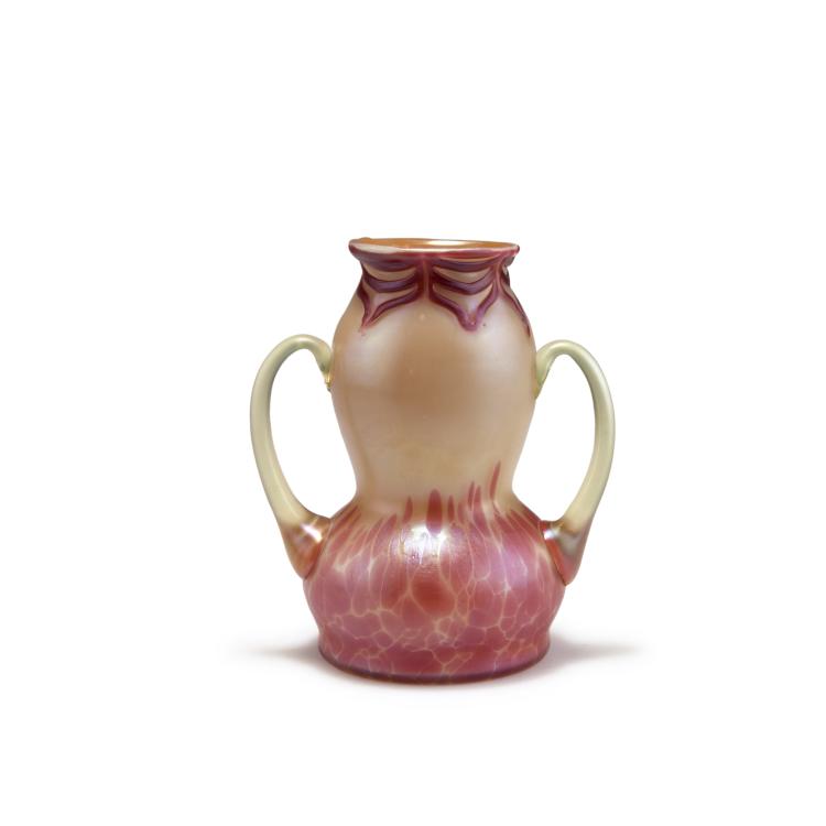 Hauptbild zu Objekt, Vase with handles, 1900-05, Elisabeth Glasfabrik, Kosten bei Teplitz; Pallme-K&ouml;nig, Gebr.; Habel, Wilhelm, 117C 61