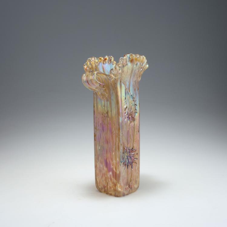 Bild 1 zu Objekt, Vase with handles, 1900-10, Elisabeth Glasfabrik, Kosten bei Teplitz; Pallme-K&ouml;nig, Gebr.; Habel, Wilhelm, 117C 31