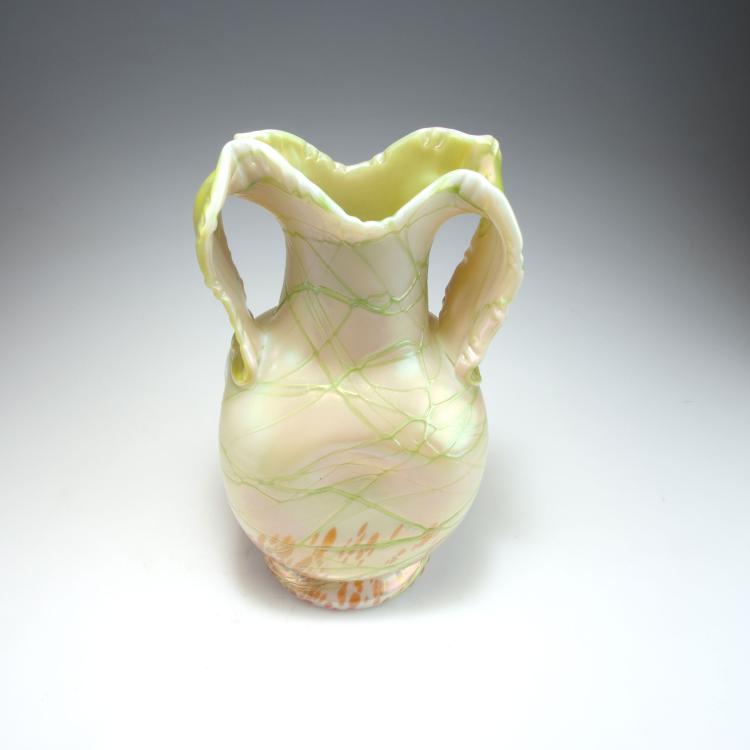 Bild 1 zu Objekt, Tall vase with handles, 1900-05, Elisabeth Glasfabrik, Kosten bei Teplitz; Pallme-K&ouml;nig, Gebr.; Habel, Wilhelm, 117C 2