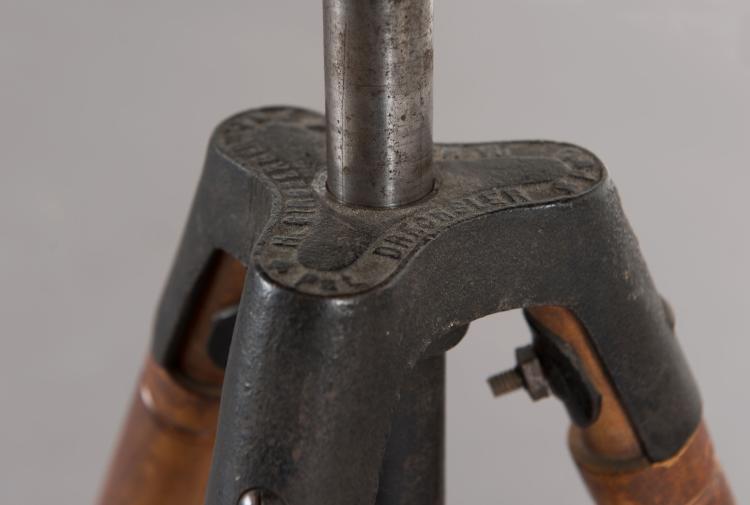 Bild 1 zu Objekt, Arbeitshocker, 1940er Jahre, Schweiz, 116C 39