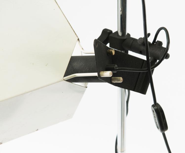 Bild 2 zu Objekt, Stehleuchte 'Triedro', 1971, Joe Colombo, Stilnovo, Mailand, 116A 181