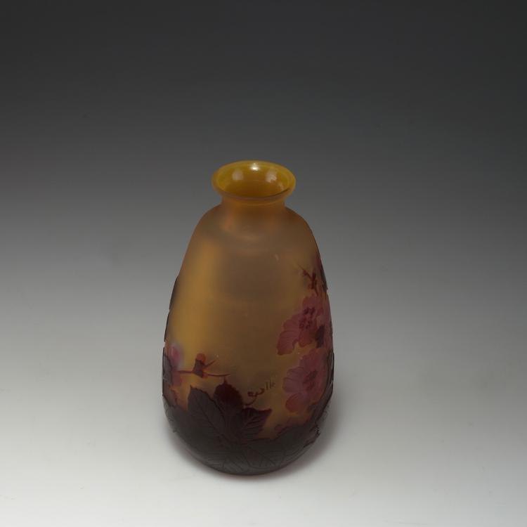 Bild 1 zu Objekt, 'Cognassier du Japon' vase, 1919-24, Gall&eacute;, Emile, Nancy, 117A 184