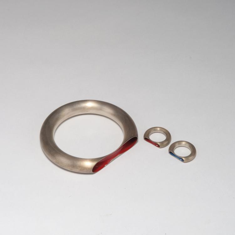 Bild 1 zu Objekt, Armreif und zwei Ringe 'Orgone - CHP-01 - CHP-02', 1998, Marc Newson, Newson, Marc, 116C 156