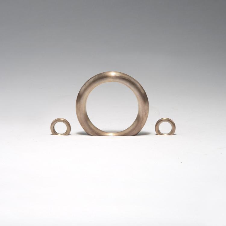 Bild 2 zu Objekt, Armreif und zwei Ringe 'Orgone - CHP-01 - CHP-02', 1998, Marc Newson, Newson, Marc, 116C 156