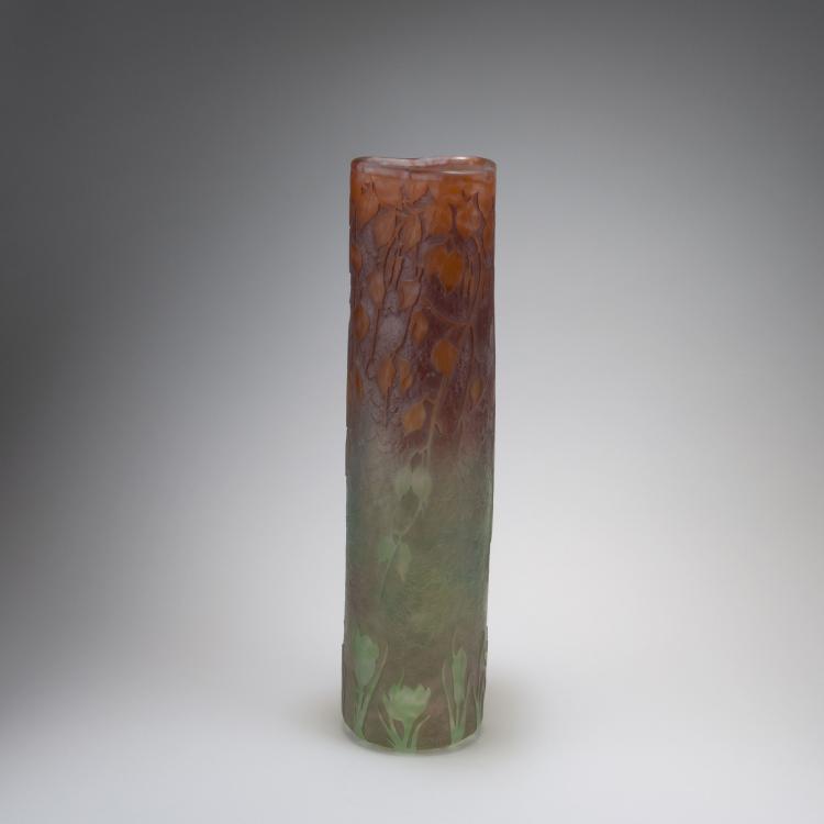 Bild 1 zu Objekt, Tall Bouleau et colchiques' vase, 1903, Daum Fr&egrave;res, Nancy, 117A 46