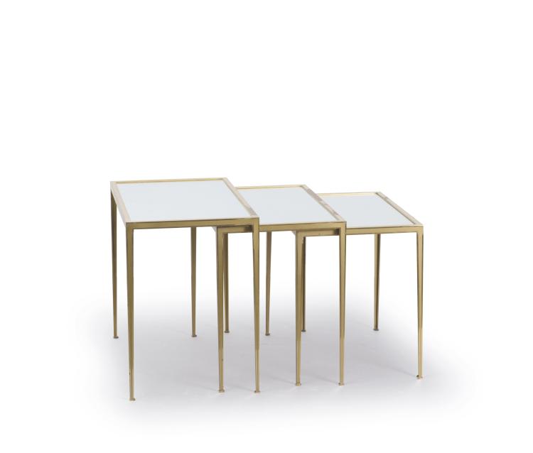 Hauptbild zu Objekt, Drei Satztische, 1950er Jahre, Vereinigte Werkst&auml;tten, M&uuml;nchen, 116C 74