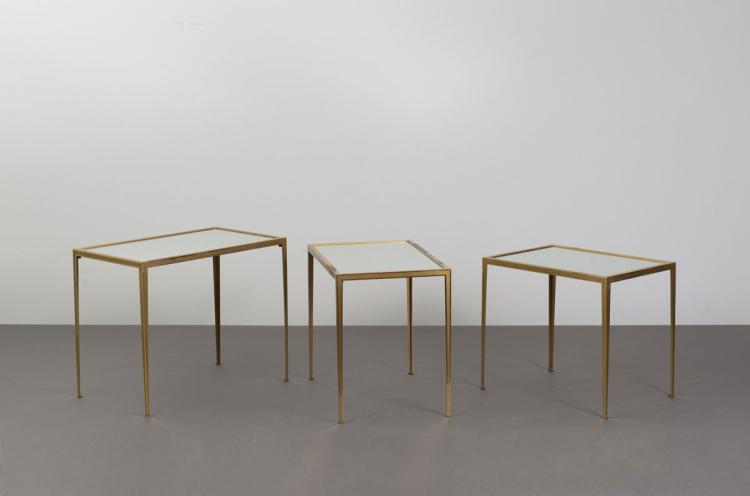 Bild 1 zu Objekt, Drei Satztische, 1950er Jahre, Vereinigte Werkst&auml;tten, M&uuml;nchen, 116C 74