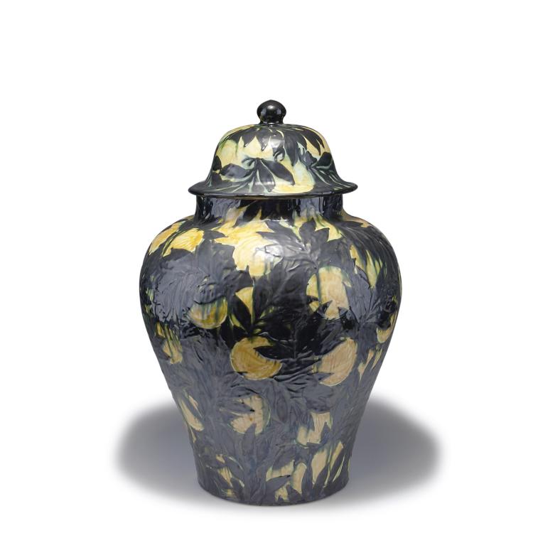 Hauptbild zu Objekt, Tall 'Lemon' vase with cover, 1921, Max Laeuger, Karlsruhe, Majolikamanufaktur, 117A 483