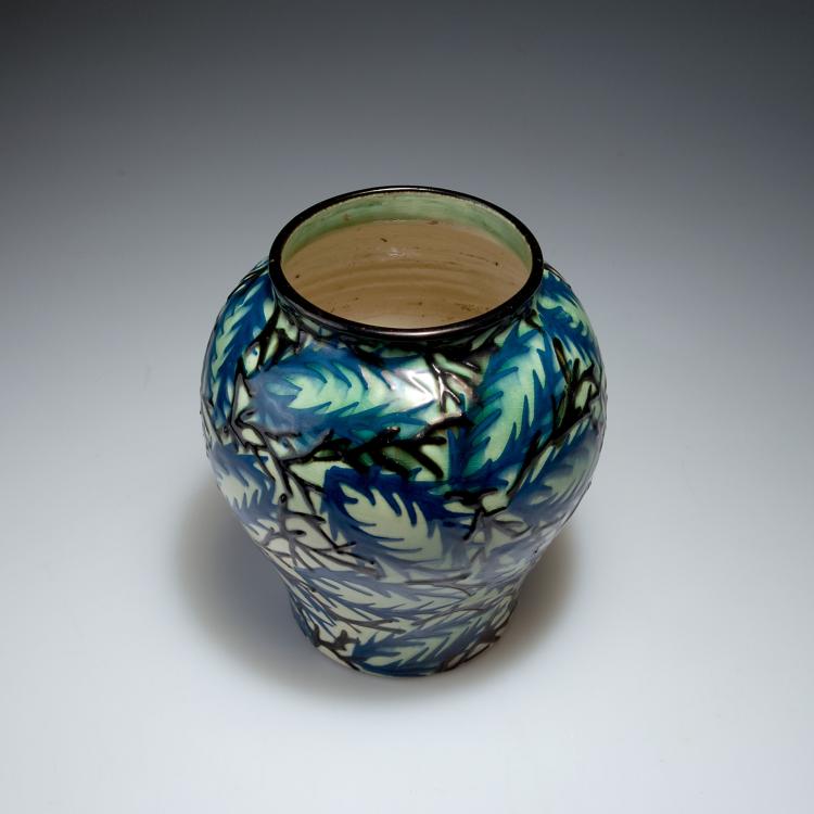 Bild 1 zu Objekt, Vase 'Bl&auml;tter', 1921-25, Max Laeuger, Karlsruhe, Majolikamanufaktur, 117A 486