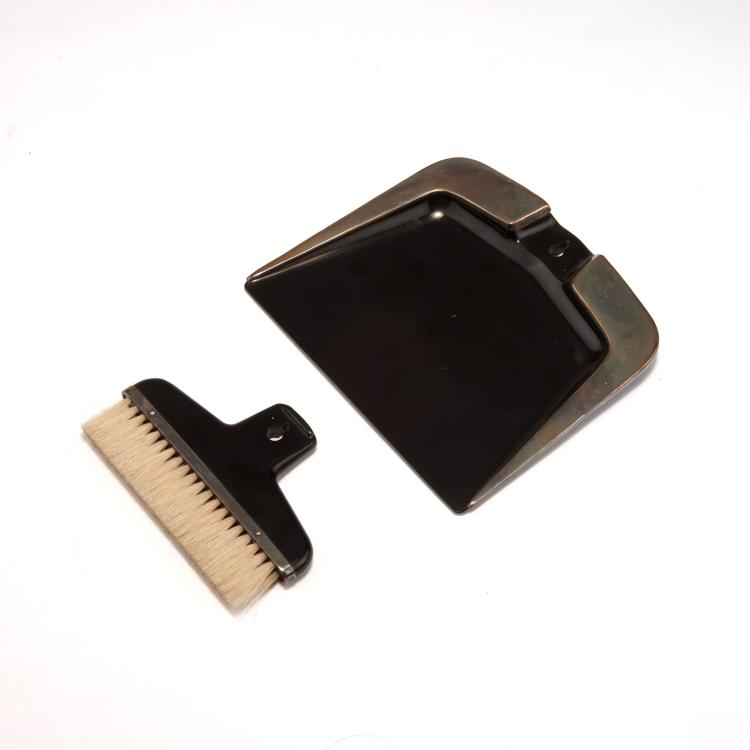 Bild 1 zu Objekt, Crumb shovel and brush, c1930, Kerit, Deutschland, 116C 116