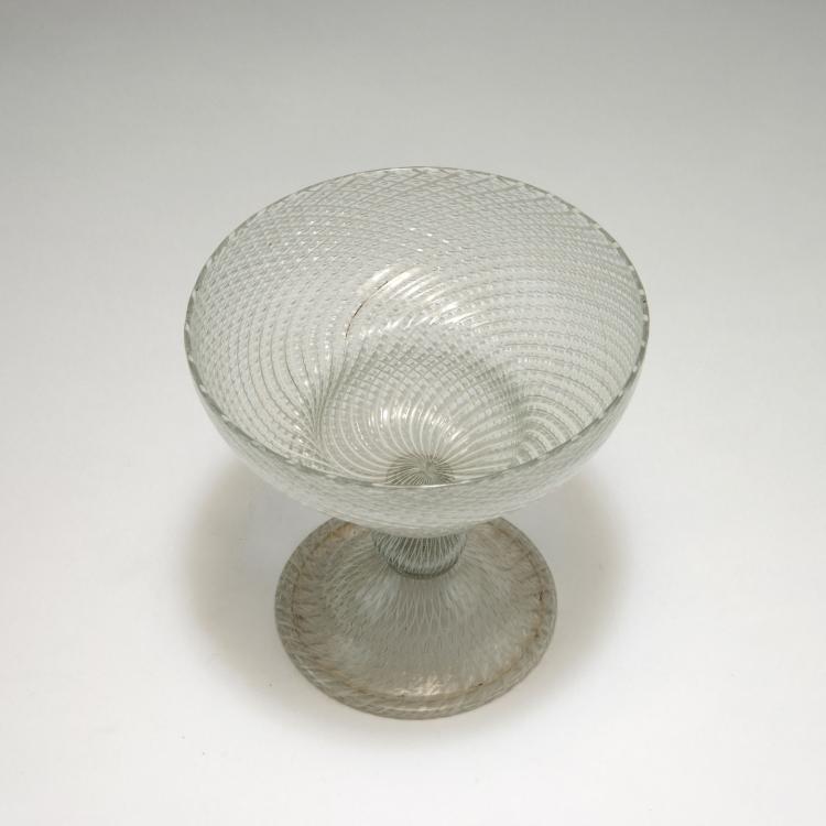 Bild 1 zu Objekt, 'A reticello' bowl, end of 16th/ beginning of 17th century, Murano, 116B 3