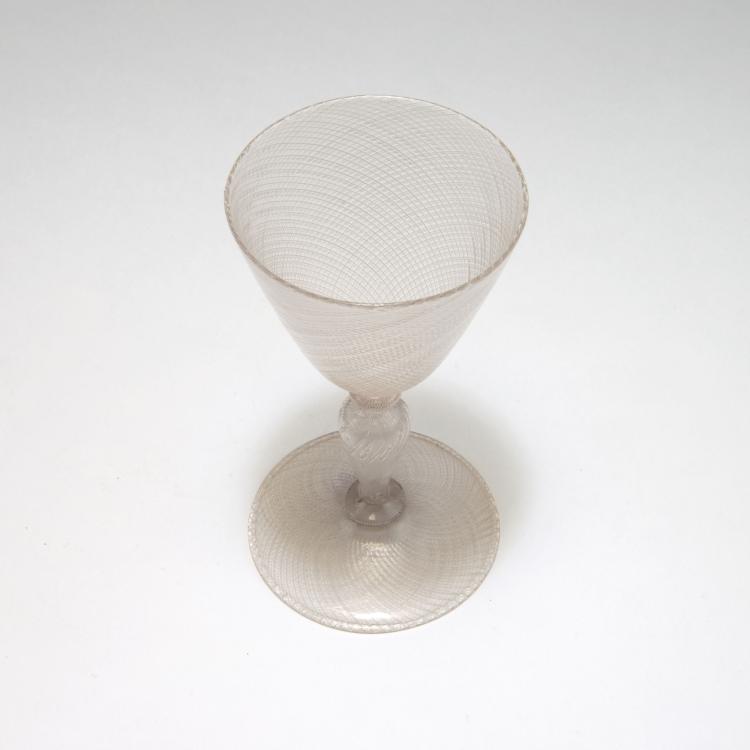 Bild 1 zu Objekt, 'A reticello' tumbler, 16th century, Murano, 116B 2