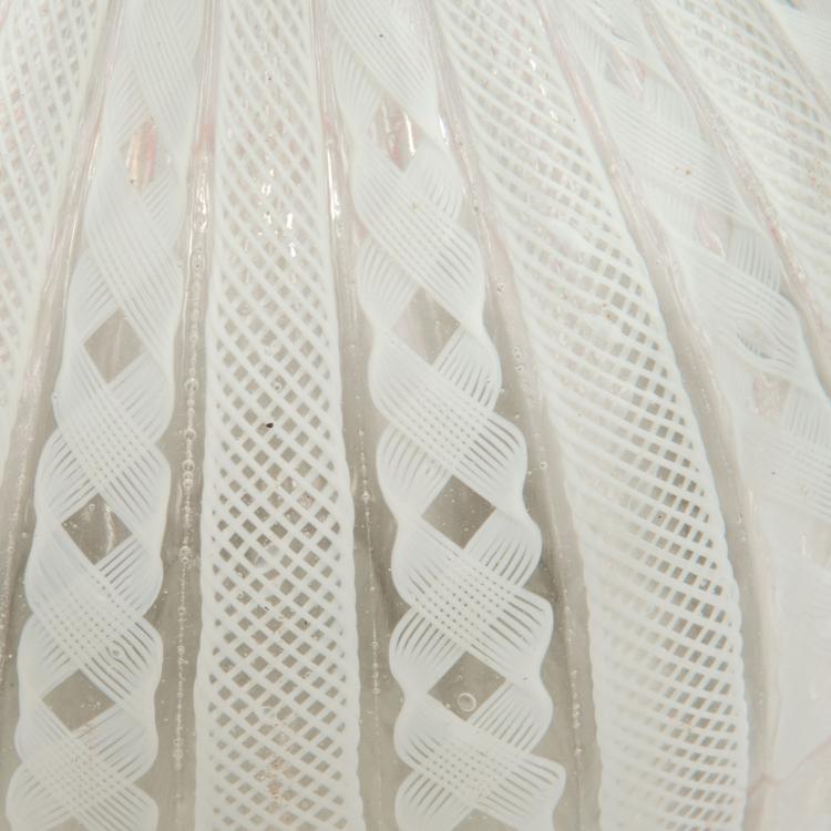 Bild 2 zu Objekt, 'A filigrana' vase and saucer, c1877, Compagnia Venezia-Murano, Murano, 116B 13