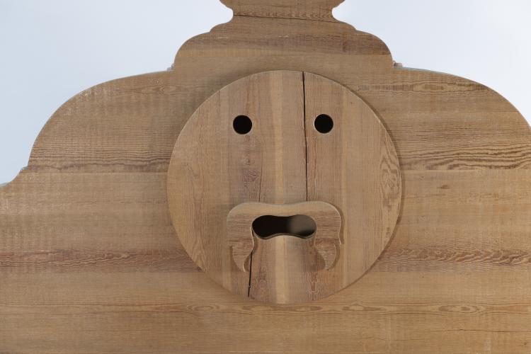 Bild 1 zu Objekt, 'Bocca della Verit&agrave;' bed, 1974, Mario Ceroli, Poltronova, Pistoia, 116A 332