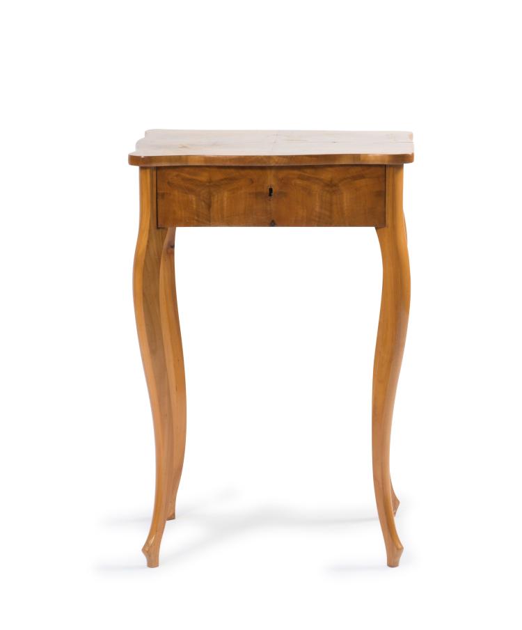 Hauptbild zu Objekt, Sewing table, c1850, Deutschland, 117A 757